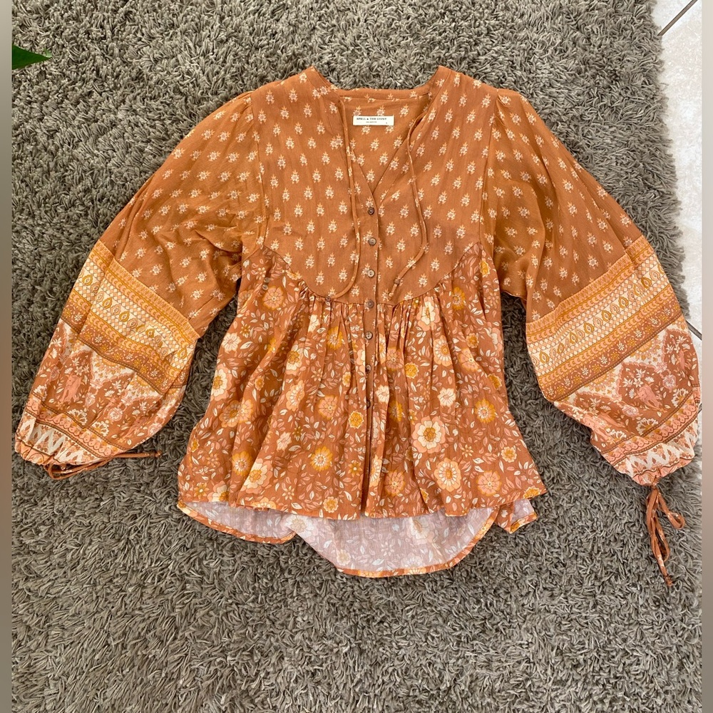 Spell top size Small